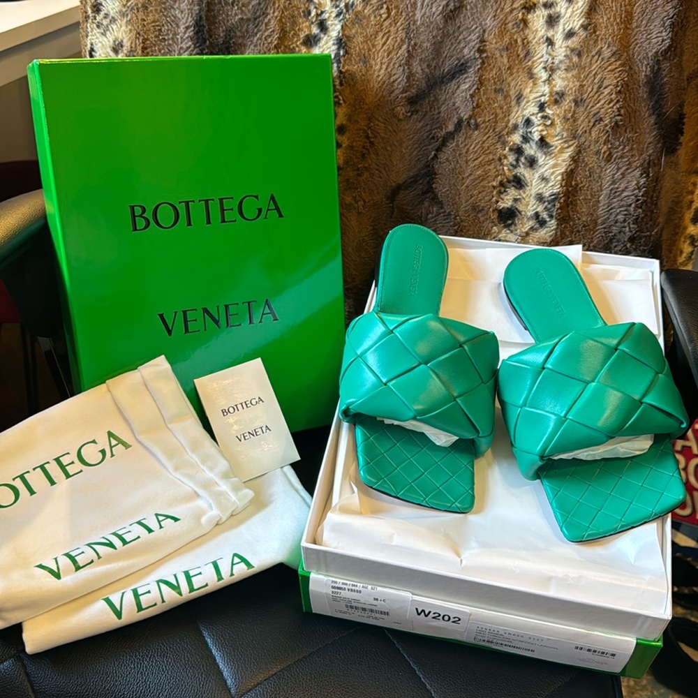 Bottega Veneta Lido Flats
